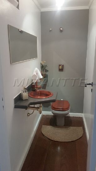 Apartamento de 189m² com 4 quartos em Água Fria