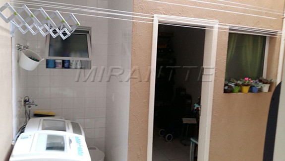 Cond. fechado de 147m² com 3 quartos em Tremembe