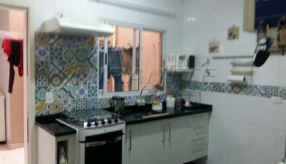 Cond. fechado de 147m² com 3 quartos em Tremembe