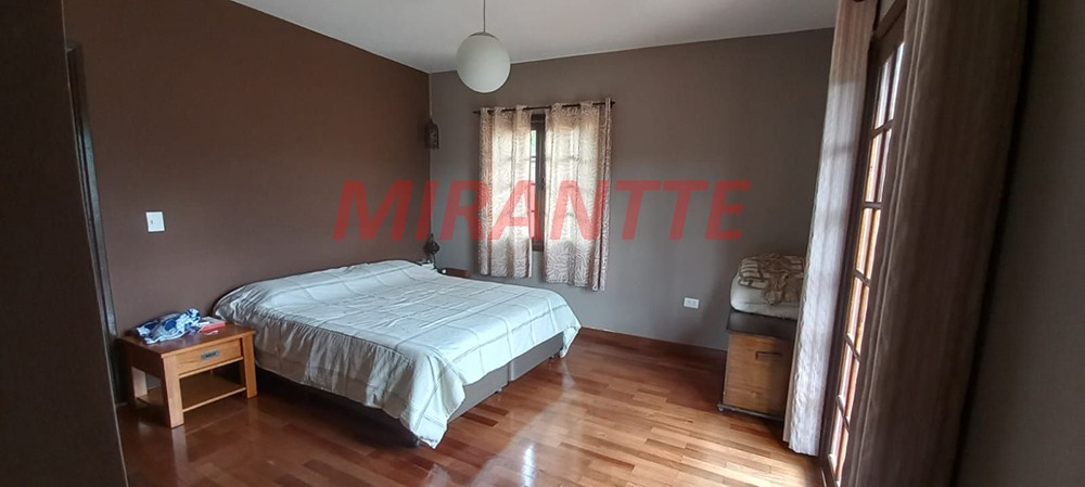 Sobrado de 428m² com 4 quartos em Serra da Cantareira