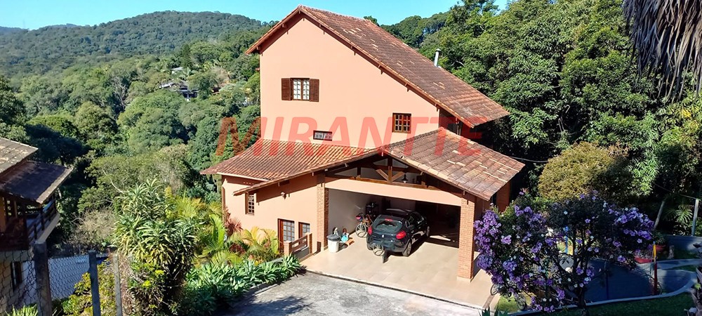 Sobrado de 428m² com 4 quartos em Serra da Cantareira