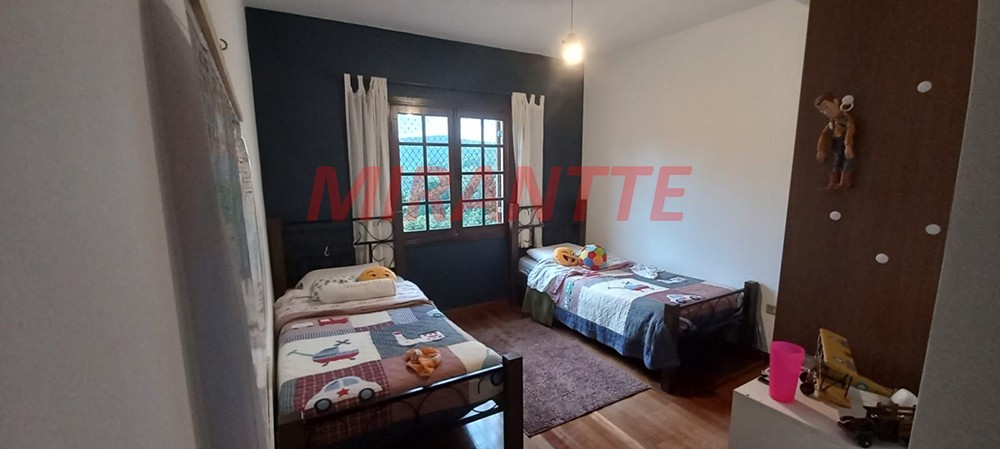 Sobrado de 428m² com 4 quartos em Serra da Cantareira