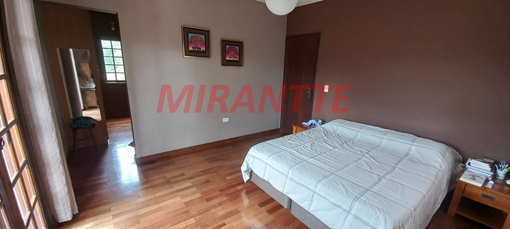 Sobrado de 428m² com 4 quartos em Serra da Cantareira