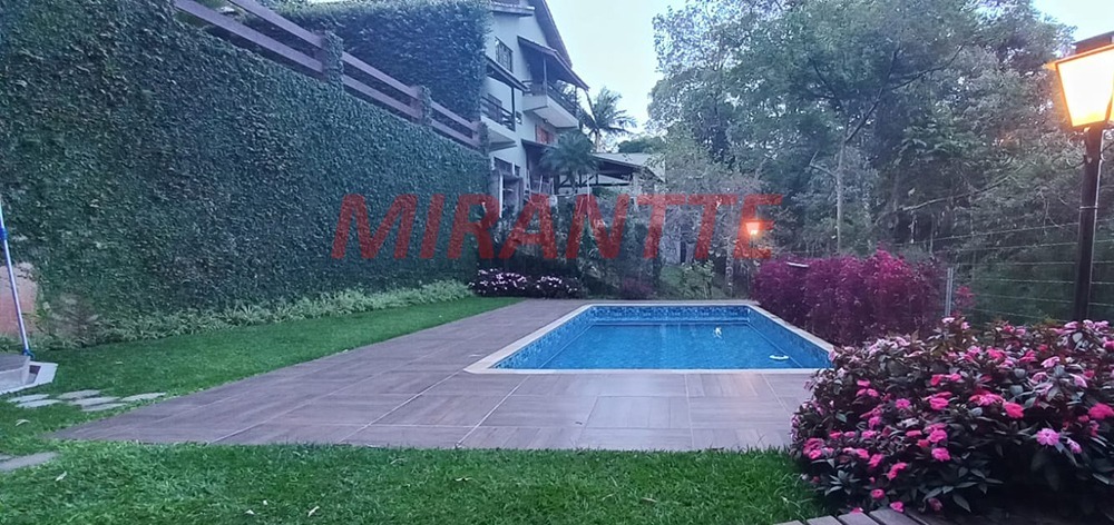 Sobrado de 428m² com 4 quartos em Serra da Cantareira