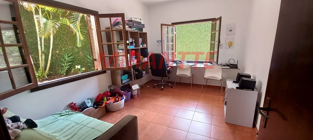 Sobrado de 428m² com 4 quartos em Serra da Cantareira