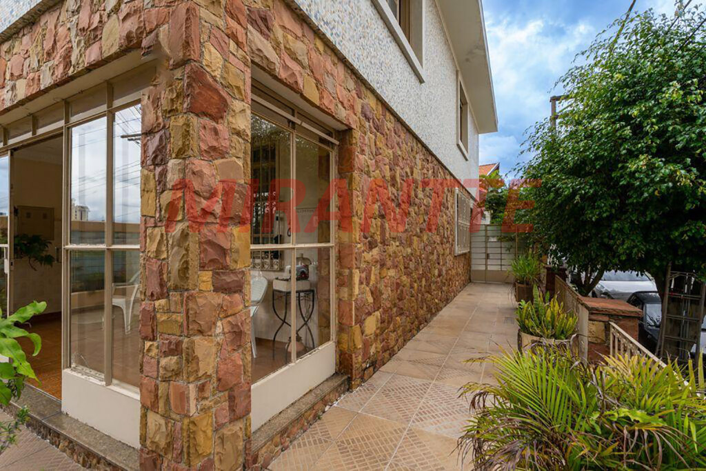 Sobrado de 220m² com 4 quartos em Santana