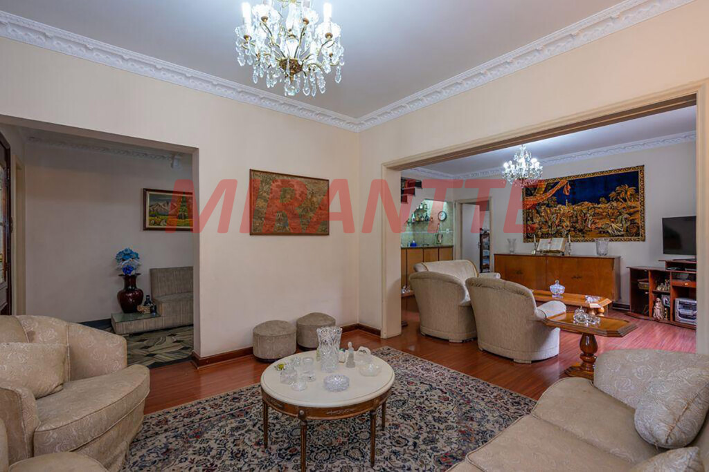 Sobrado de 220m² com 4 quartos em Santana