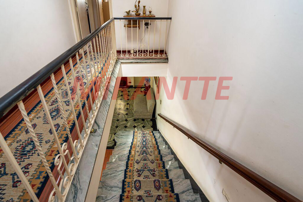 Sobrado de 220m² com 4 quartos em Santana