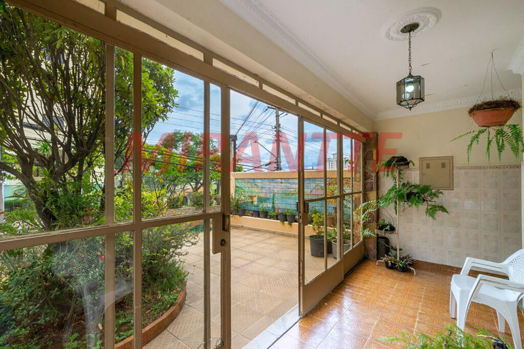 Sobrado de 220m² com 4 quartos em Santana