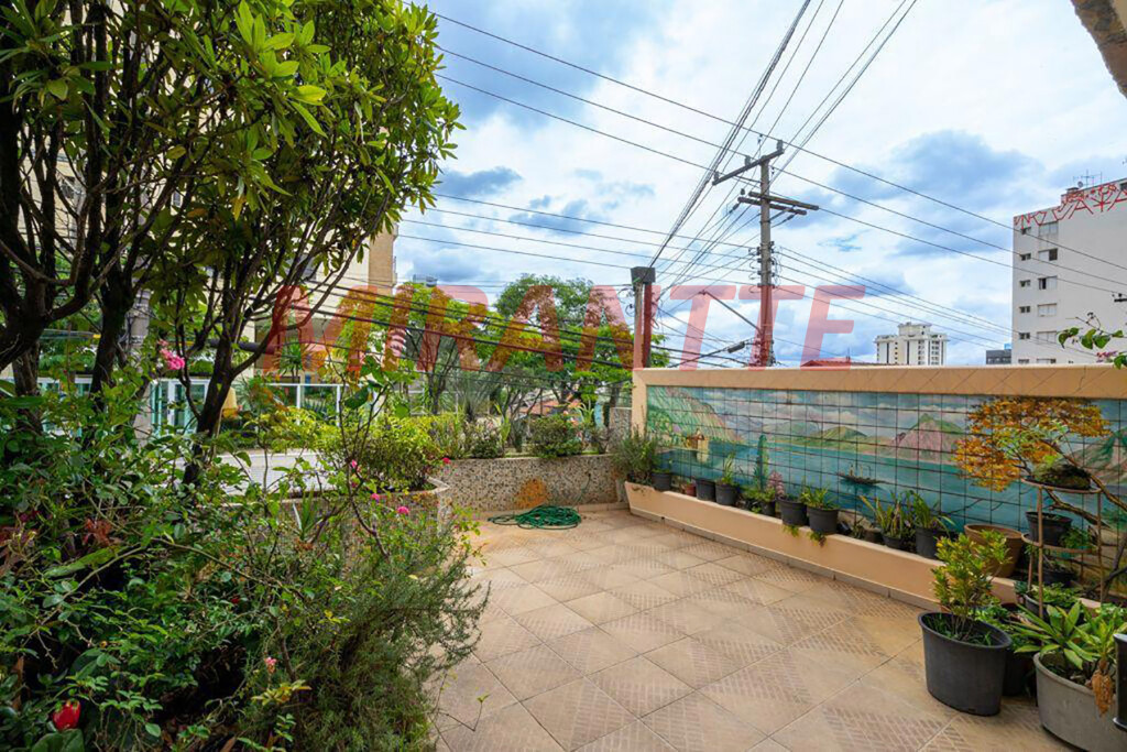 Sobrado de 220m² com 4 quartos em Santana