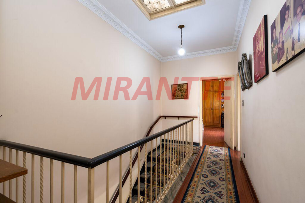 Sobrado de 220m² com 4 quartos em Santana