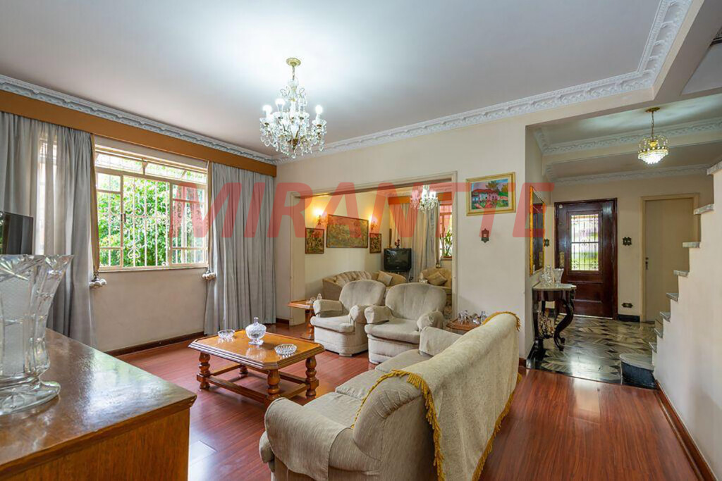 Sobrado de 220m² com 4 quartos em Santana