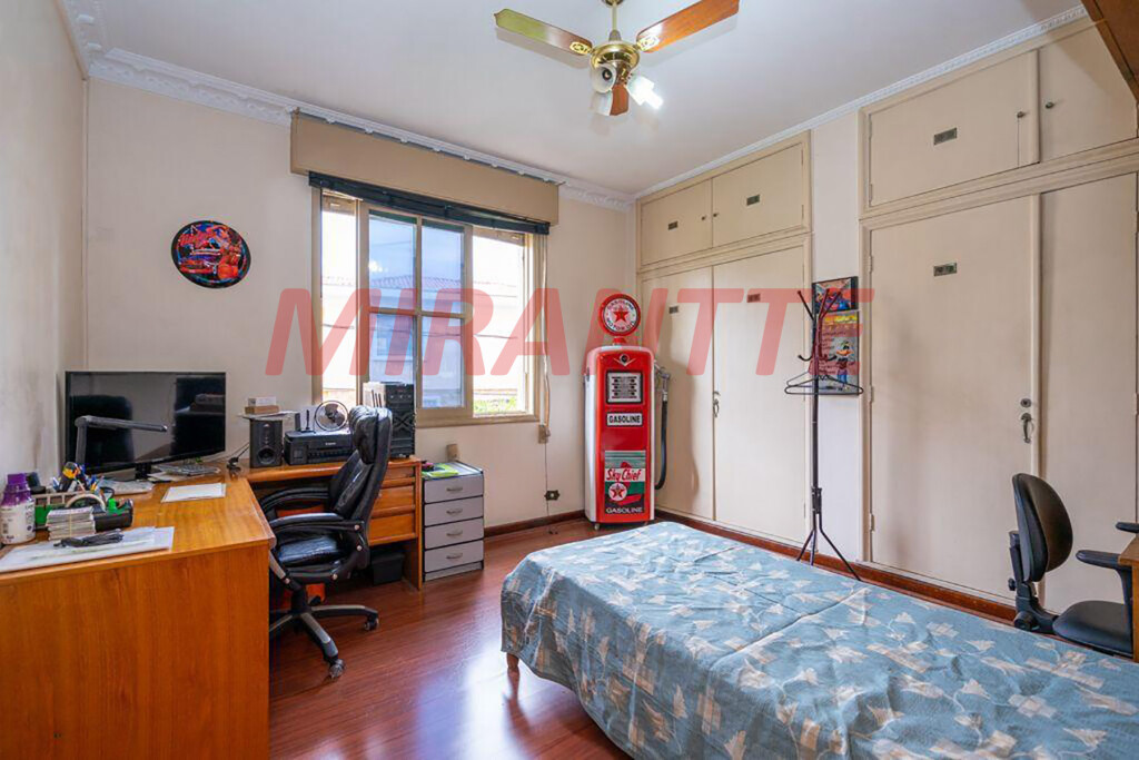 Sobrado de 220m² com 4 quartos em Santana