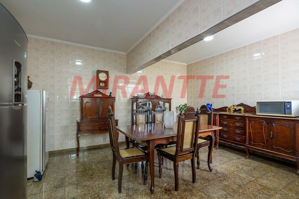 Sobrado de 220m² com 4 quartos em Santana