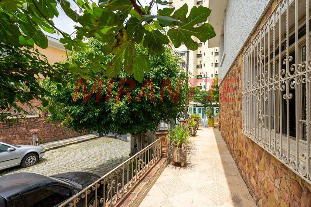 Sobrado de 220m² com 4 quartos em Santana