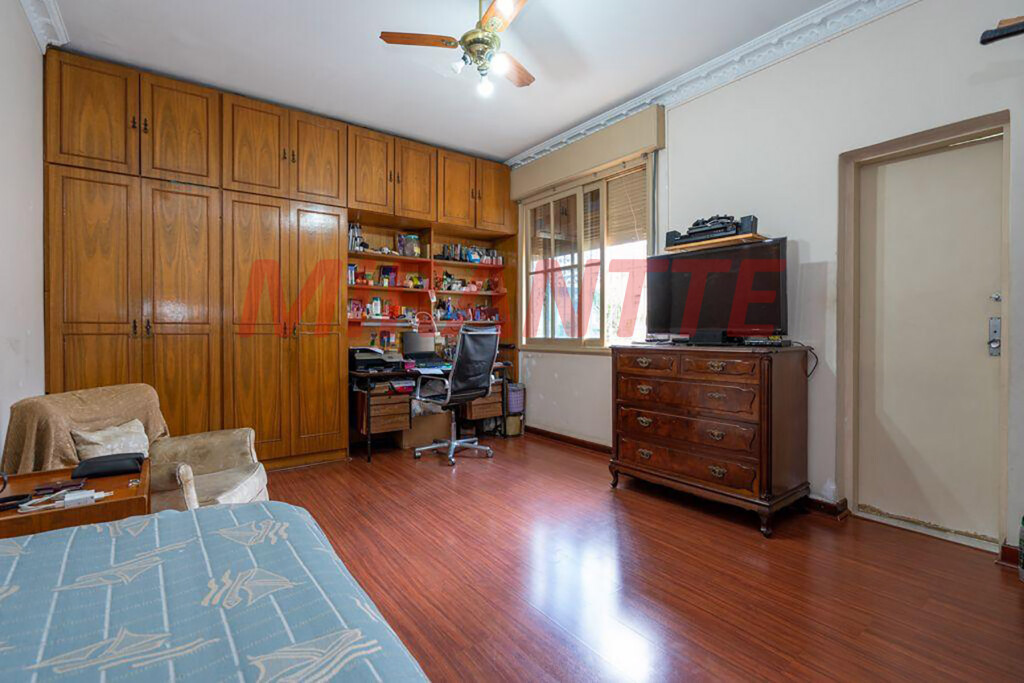 Sobrado de 220m² com 4 quartos em Santana