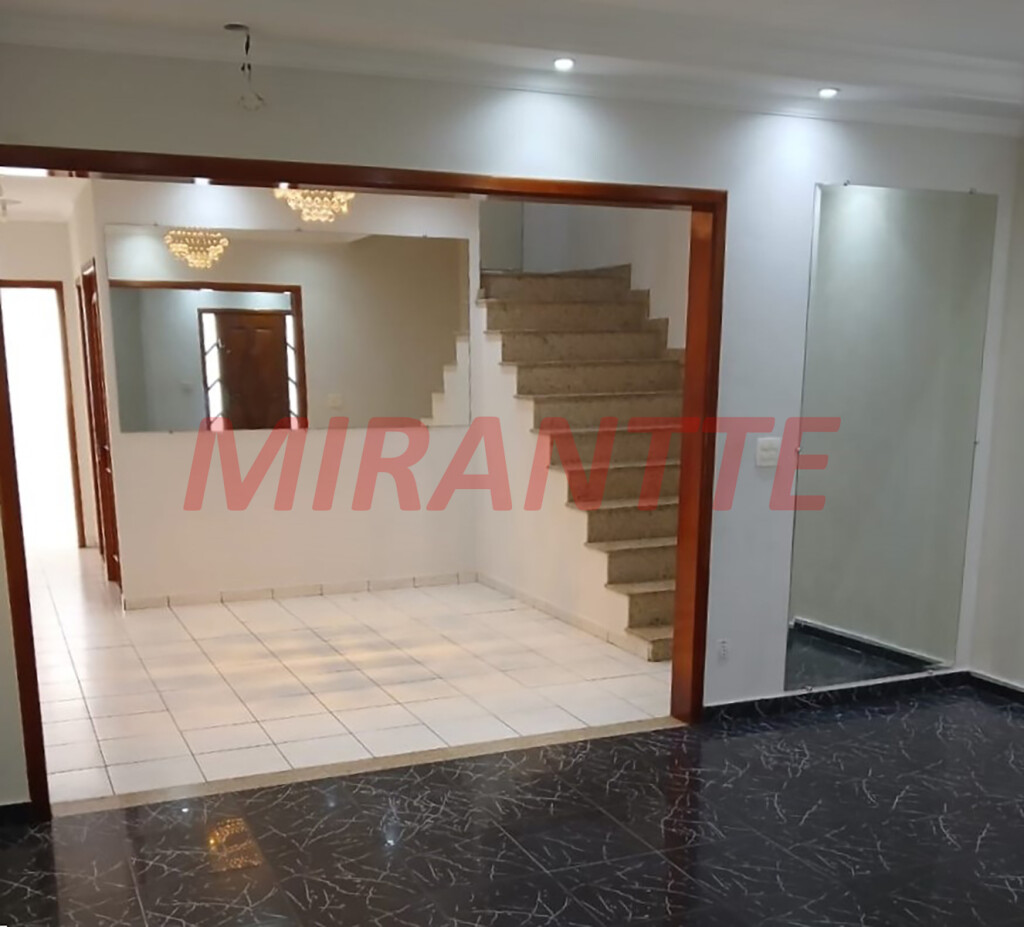 Sobrado de 351m² com 3 quartos em Chora Menino