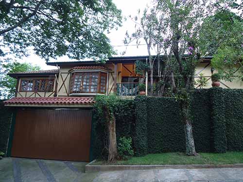 Casa terrea com 5 quartos em Horto Florestal