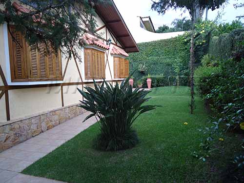 Casa terrea com 5 quartos em Horto Florestal