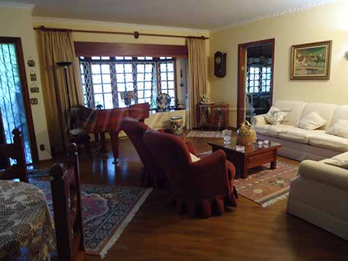 Casa terrea com 5 quartos em Horto Florestal