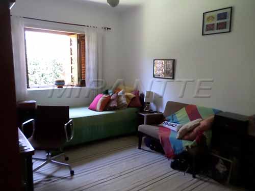 Casa terrea com 5 quartos em Horto Florestal