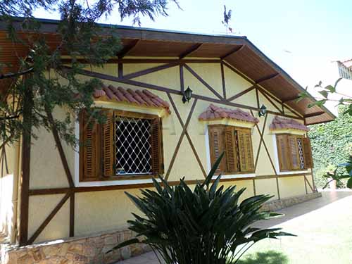 Casa terrea com 5 quartos em Horto Florestal