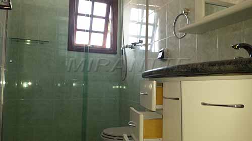 Sobrado de 144m² com 3 quartos em Jardim Bibi