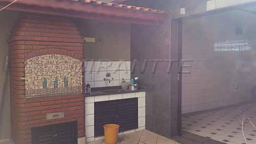 Sobrado de 144m² com 3 quartos em Jardim Bibi