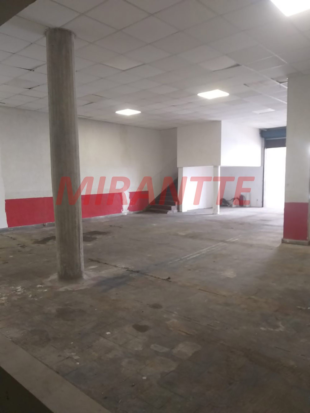 Comercial de 466m² em Santana