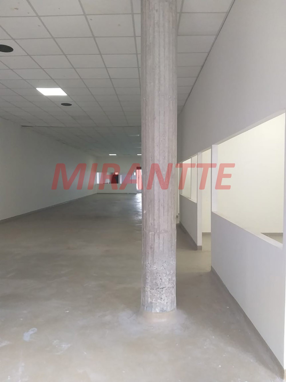 Comercial de 466m² em Santana