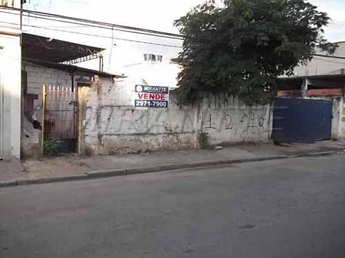 Terreno de 800m² em Jardim Brasil
