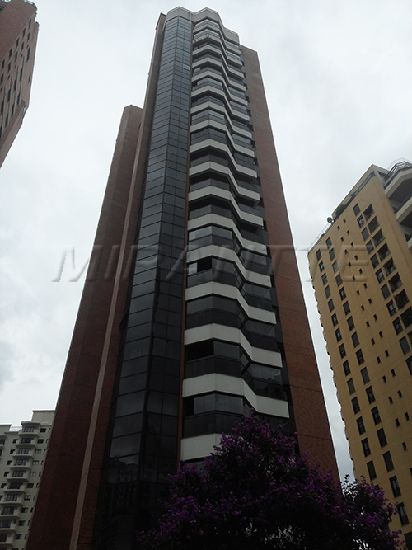 Apartamento de 208m² com 4 quartos em Santana