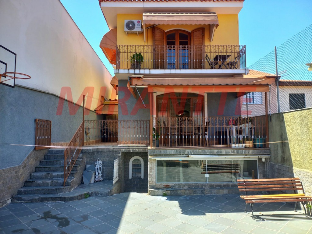 Sobrado de 290m² com 3 quartos em Tremembe