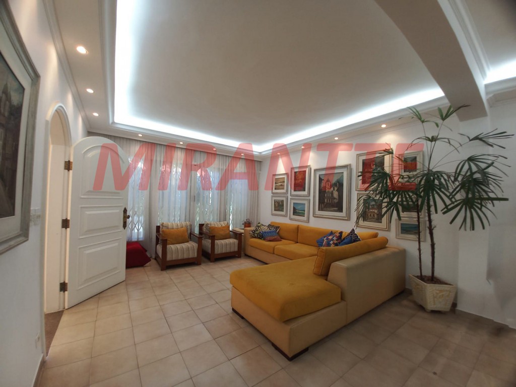 Sobrado de 290m² com 3 quartos em Tremembe