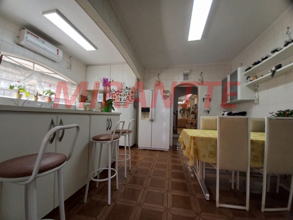 Sobrado de 290m² com 3 quartos em Tremembe