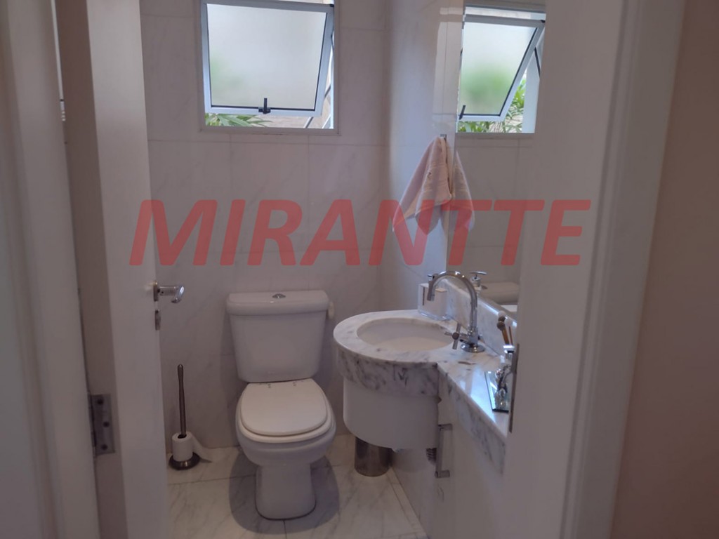 Sobrado de 222m² com 3 quartos em Santana