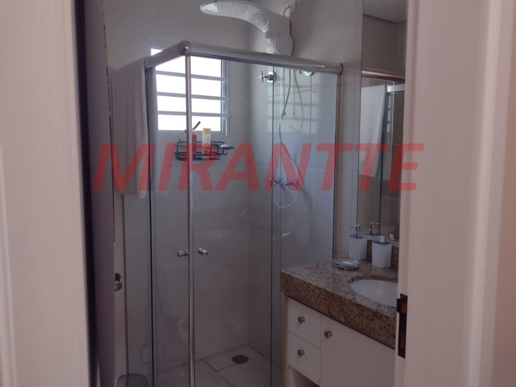 Sobrado de 222m² com 3 quartos em Santana