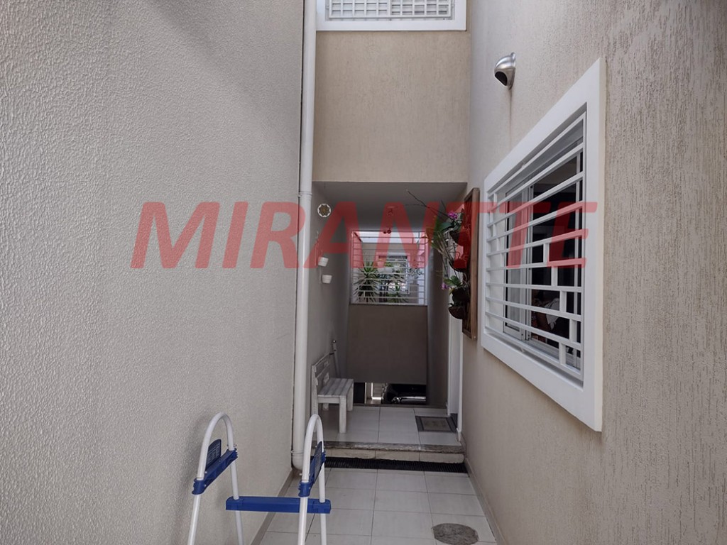 Sobrado de 222m² com 3 quartos em Santana