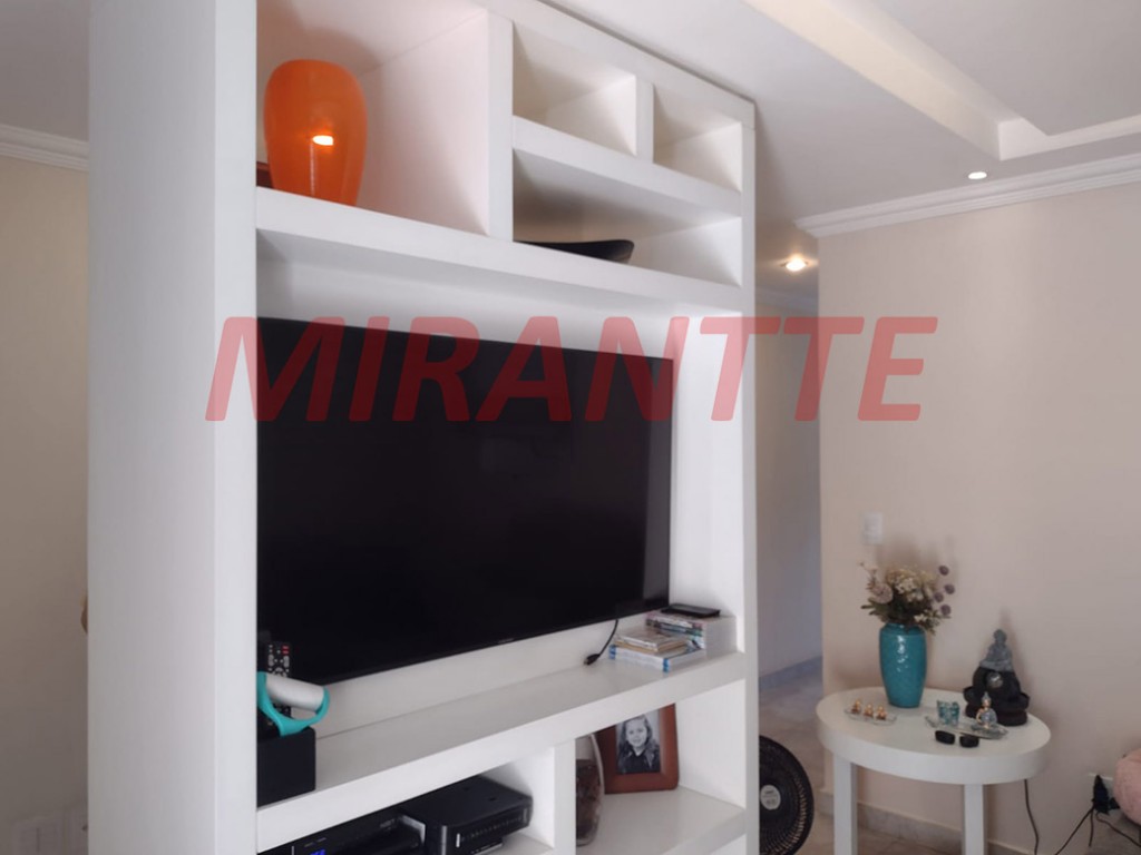 Sobrado de 222m² com 3 quartos em Santana