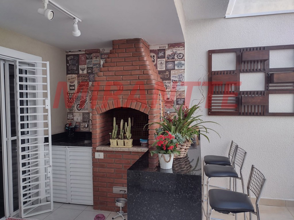 Sobrado de 222m² com 3 quartos em Santana