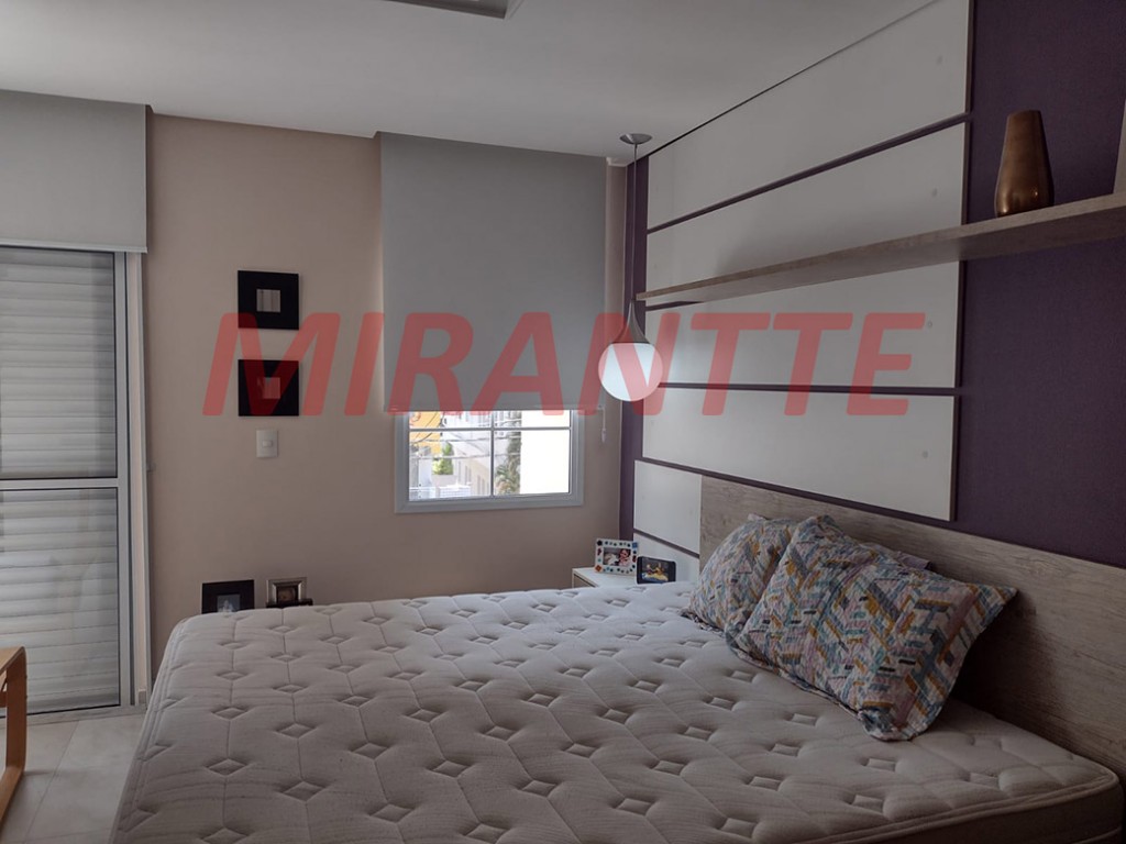 Sobrado de 222m² com 3 quartos em Santana