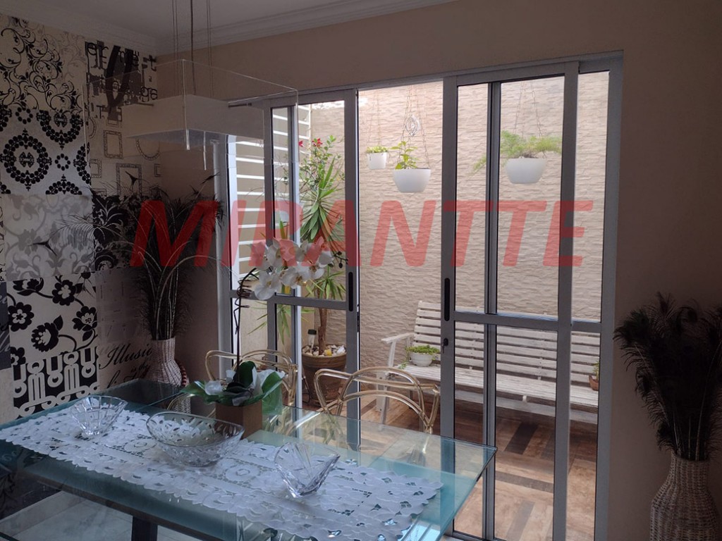Sobrado de 222m² com 3 quartos em Santana