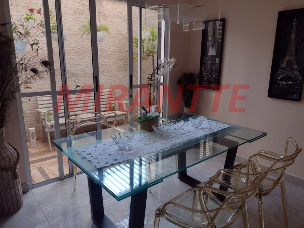 Sobrado de 222m² com 3 quartos em Santana