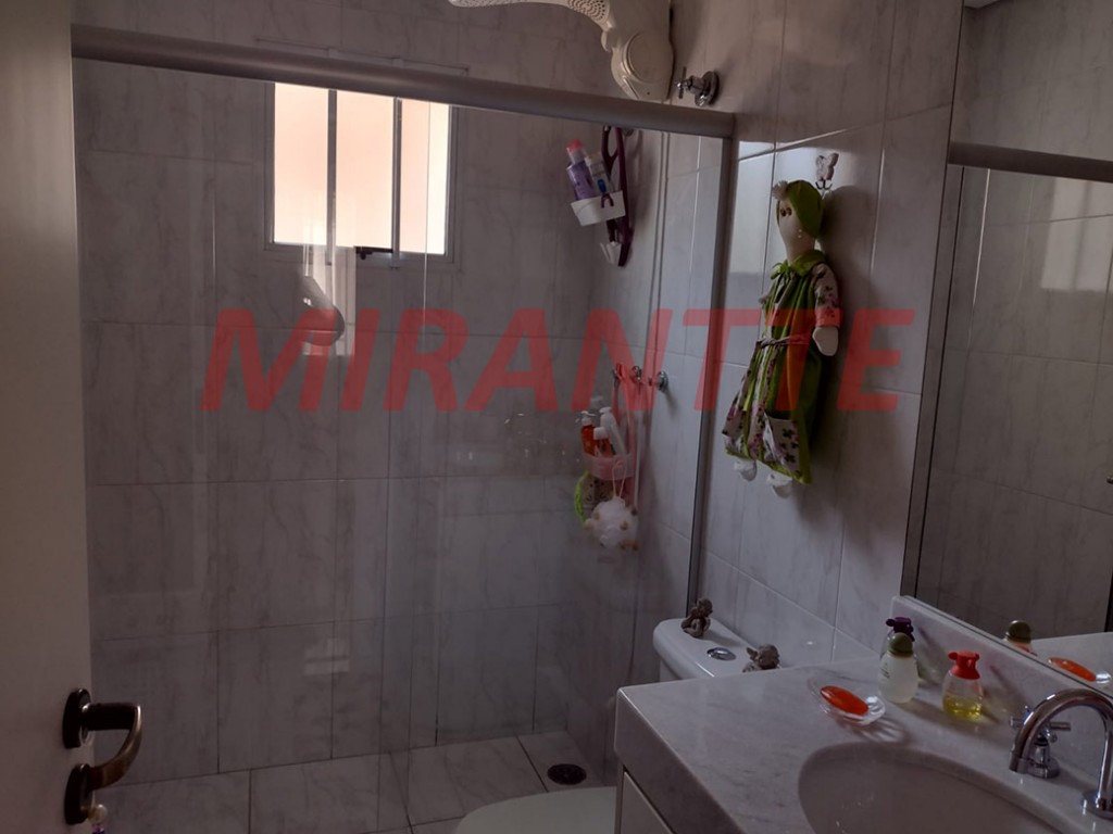Sobrado de 222m² com 3 quartos em Santana