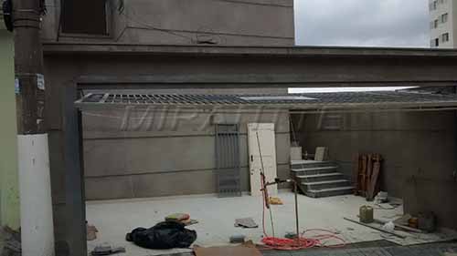 Cond. fechado de 75m² com 2 quartos em Vila Mazzei