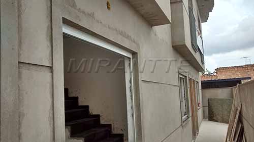 Cond. fechado de 75m² com 2 quartos em Vila Mazzei