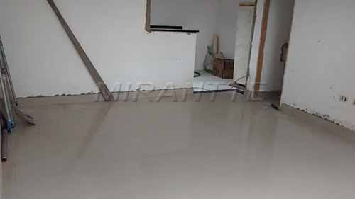 Cond. fechado de 75m² com 2 quartos em Vila Mazzei