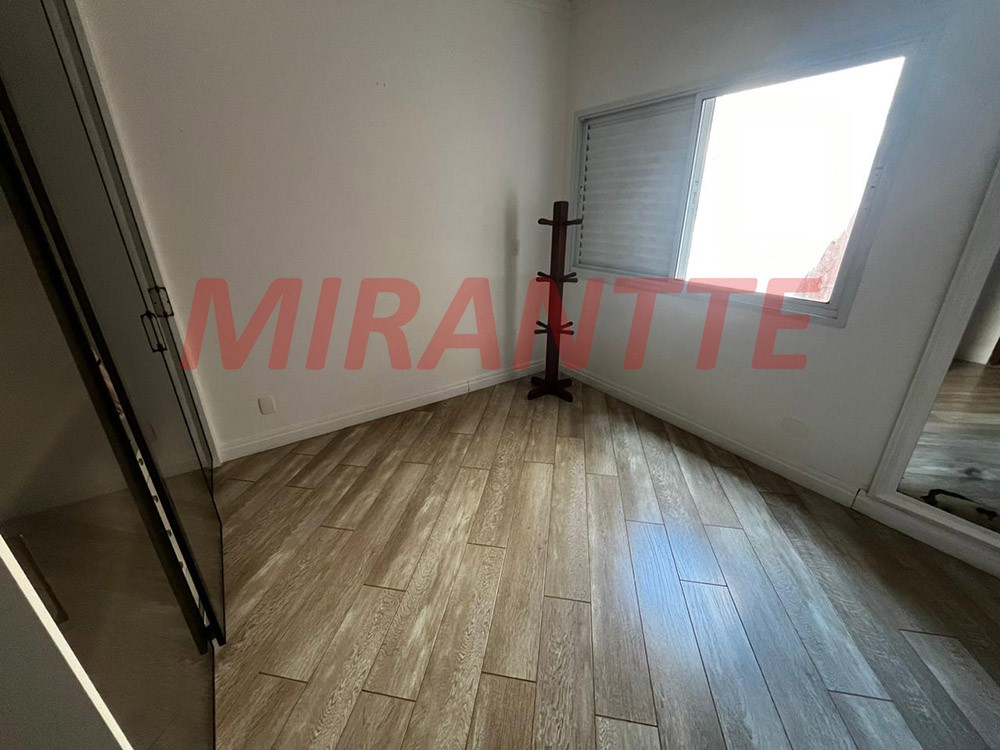 Sobrado de 870m² com 4 quartos em Serra da Cantareira