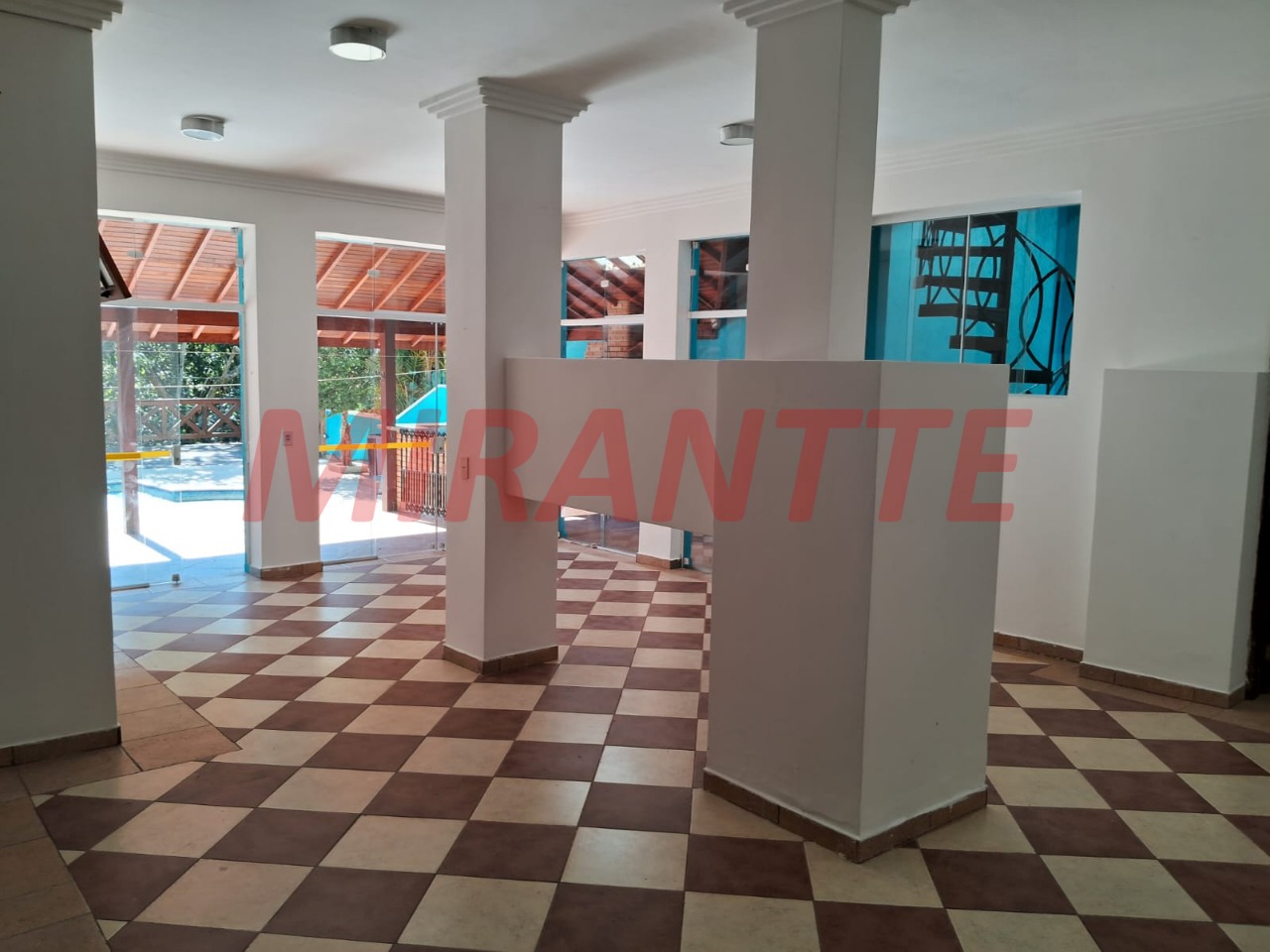 Cond. fechado de 300m² com 6 quartos em Pedra Branca