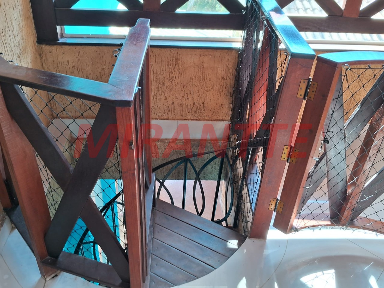 Cond. fechado de 300m² com 6 quartos em Pedra Branca